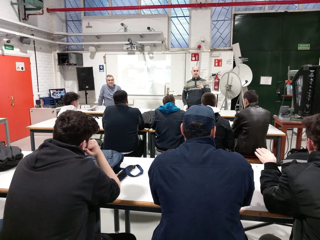 IOT BLOCKCHAIN TXURDINAGAN